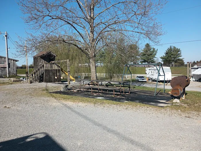 Quiet Woods Green River Stables Picture 5