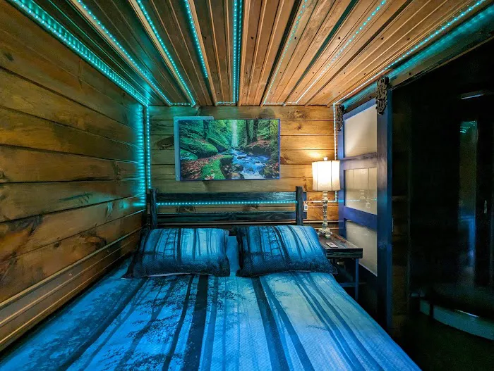 Fireglow Forest Riverside Cabin Rentals Picture 2