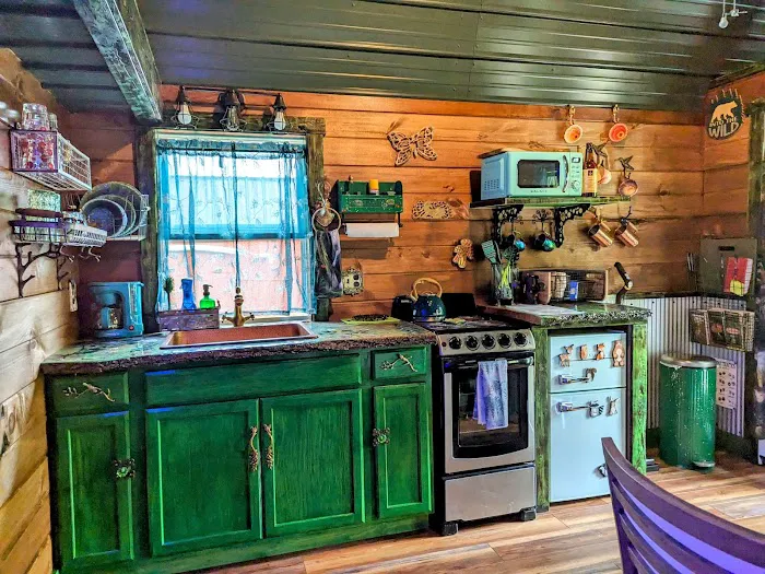 Fireglow Forest Riverside Cabin Rentals Picture 6