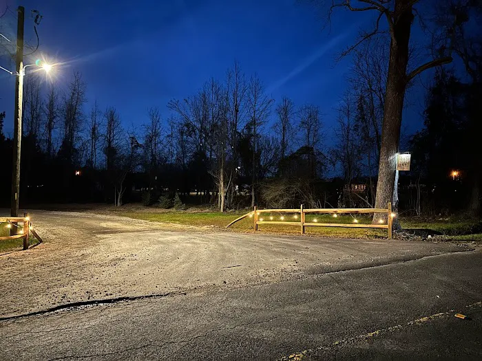 Outside Inn Campground Picture 7