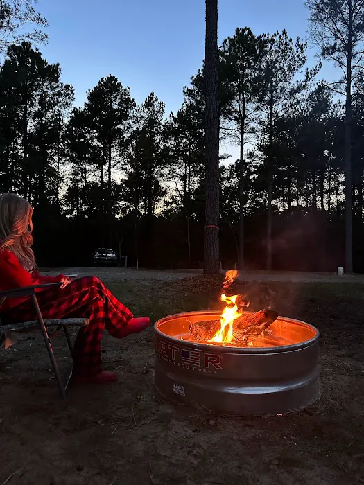 Outside Inn Campground Picture 9