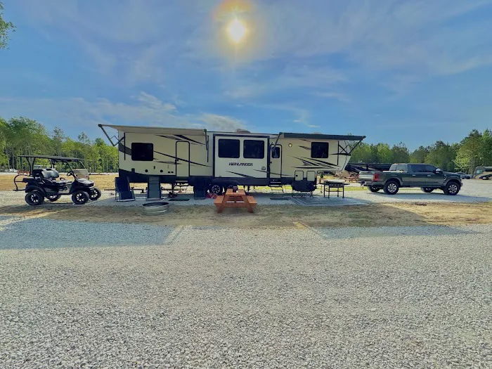 Sunny Days RV Park & Campground Picture 2