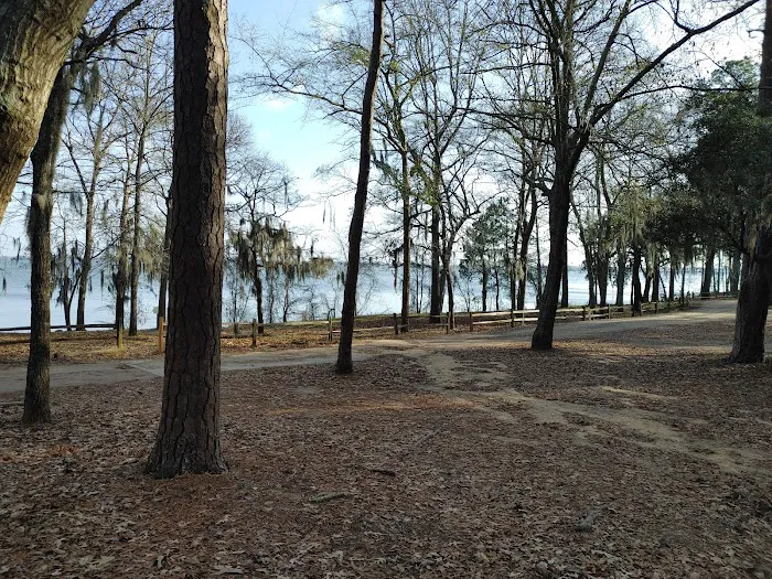 Lake Shore Campground Picture 7