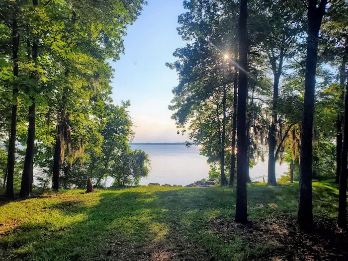 Lakeshore Campground Picture 5