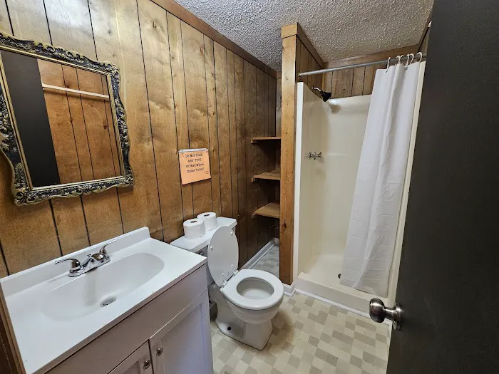 Kennedy's Apartment's & RV Park Picture 6