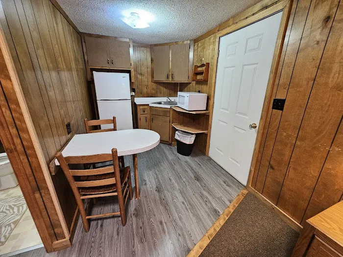 Kennedy's Apartment's & RV Park Picture 9