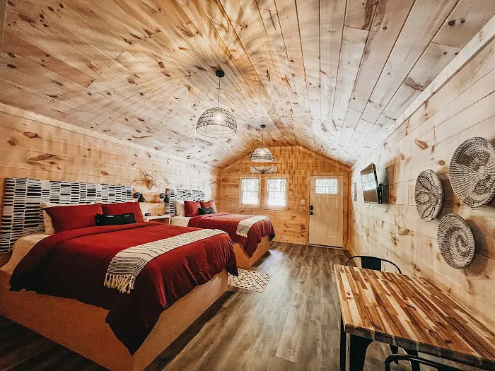 Hartwell Cabins and RVs Picture 2