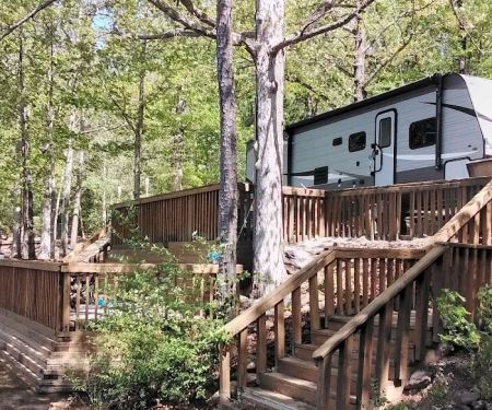 Hartwell Lakeside KOA Holiday
