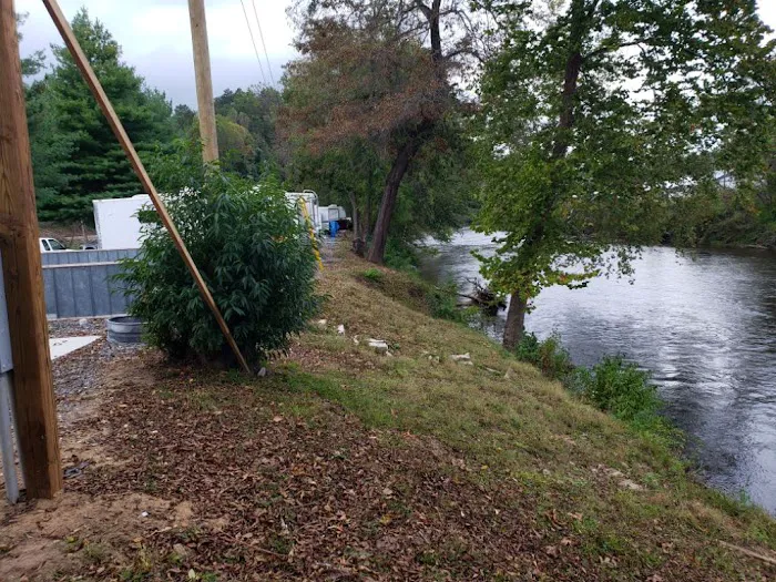 River and Rails RV Park Picture 1