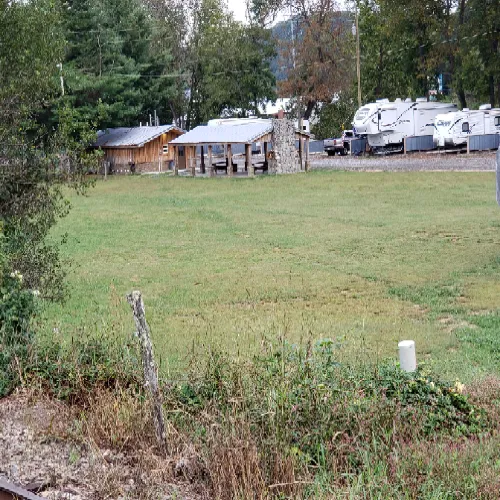 River and Rails RV Park Picture 2