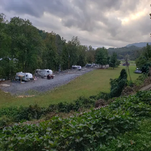 River and Rails RV Park Picture 6