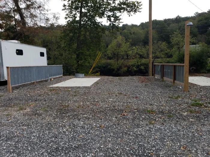 River and Rails RV Park Picture 8