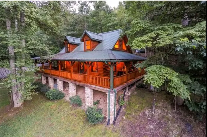 Log Cabin on 35 Acres Picture 3