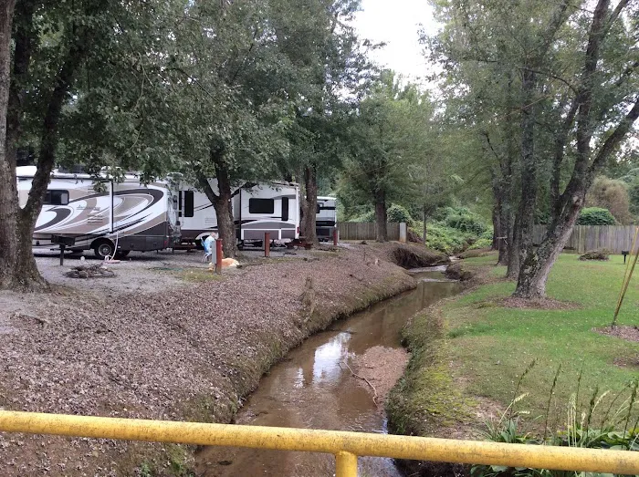 Cross Creek Camp Ground-Cabins Picture 7