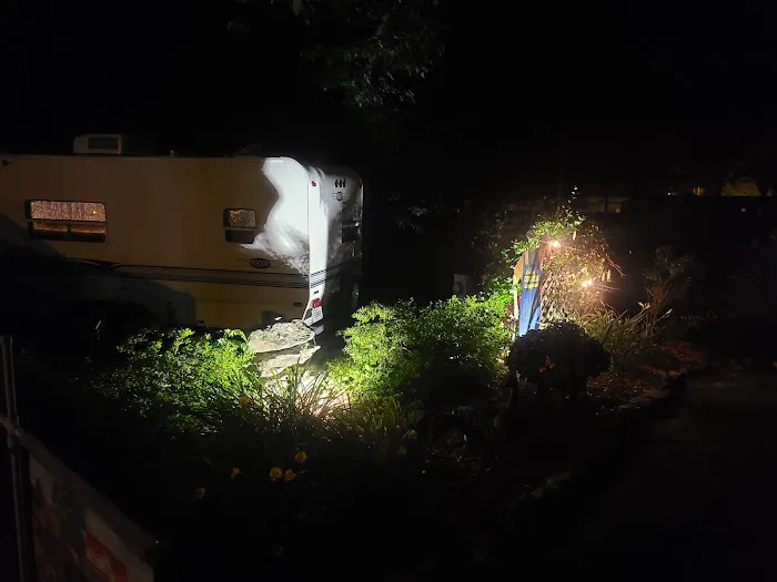 Cross Creek Camp Ground-Cabins Picture 5