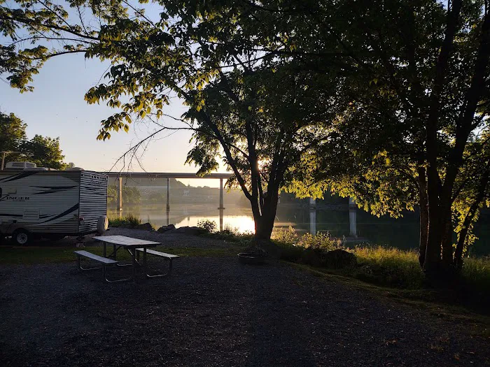 Douglas Tailwater Campground Picture 4