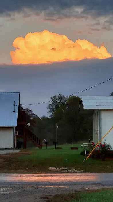 Trails End Campground by the tracks Picture 2