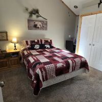 Old Glory Getaway Cabin at Indian Creek Hollow ico