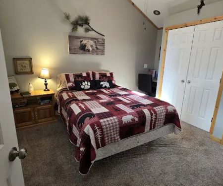 Old Glory Getaway Cabin at Indian Creek Hollow