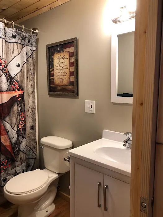 Old Glory Getaway Cabin at Indian Creek Hollow Picture 2