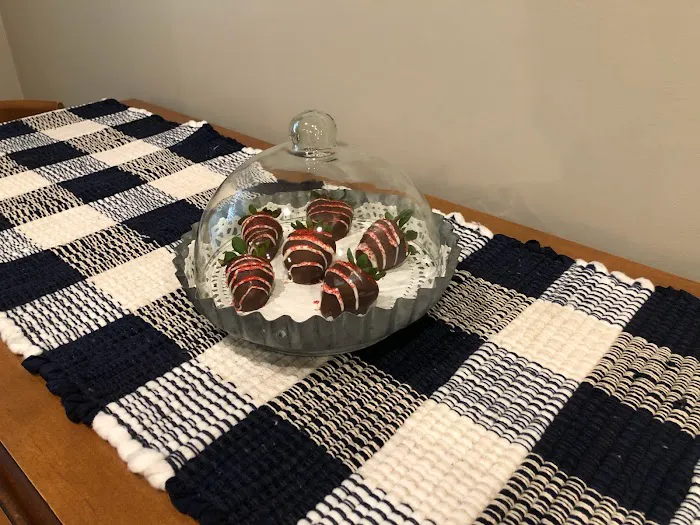 Old Glory Getaway Cabin at Indian Creek Hollow Picture 6