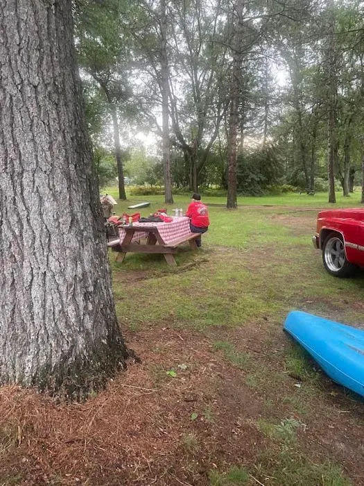 Gray's Riverside Campground Picture 9