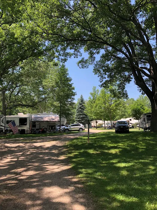 Countryside Campground and Cabins Picture 4