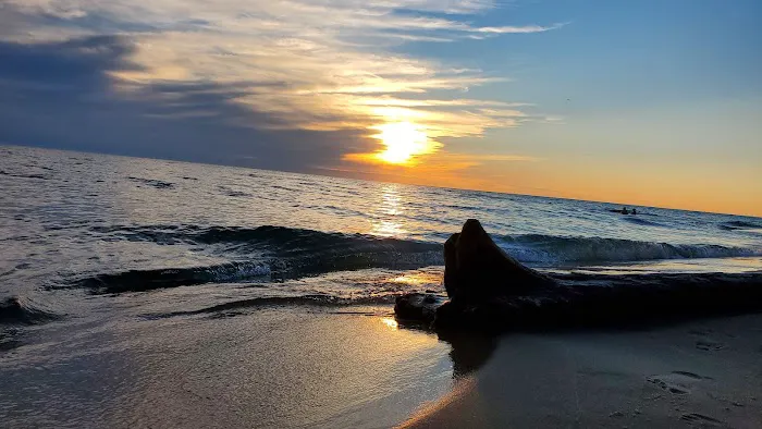 Muskegon State Park Beach Campground Picture 4
