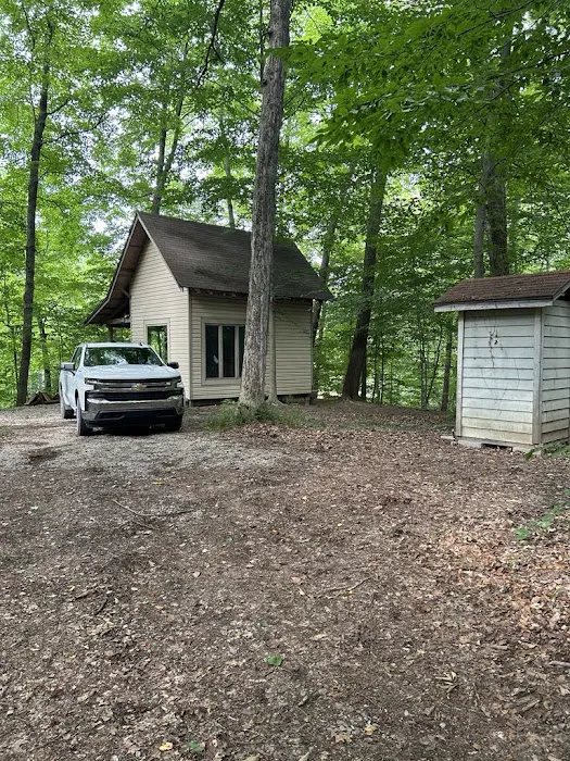 Eric's Guest Cabin Picture 1