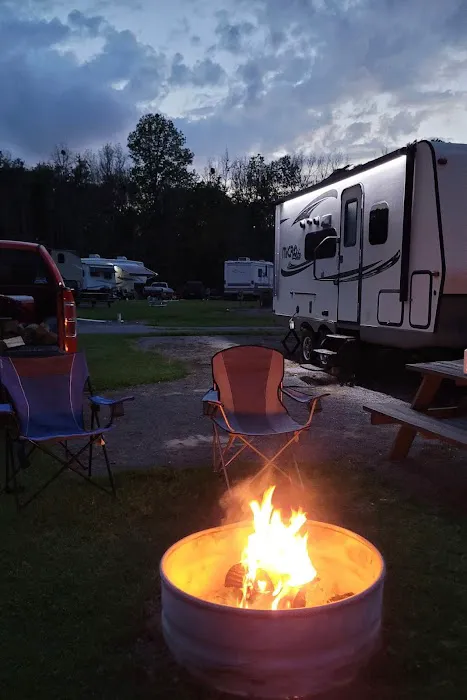 Tiny Town RV Campground Picture 6