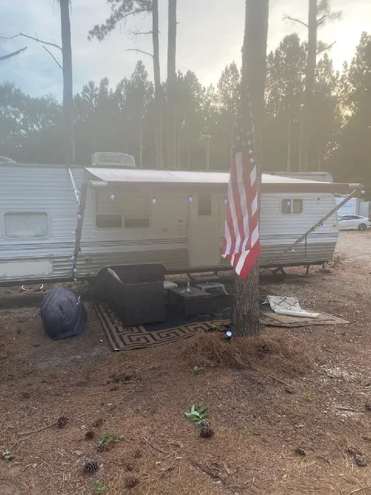 Sullivan family campground Picture 4