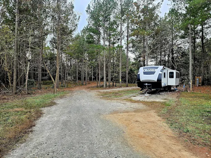 Trails 2 Paradise RV Park Picture 2