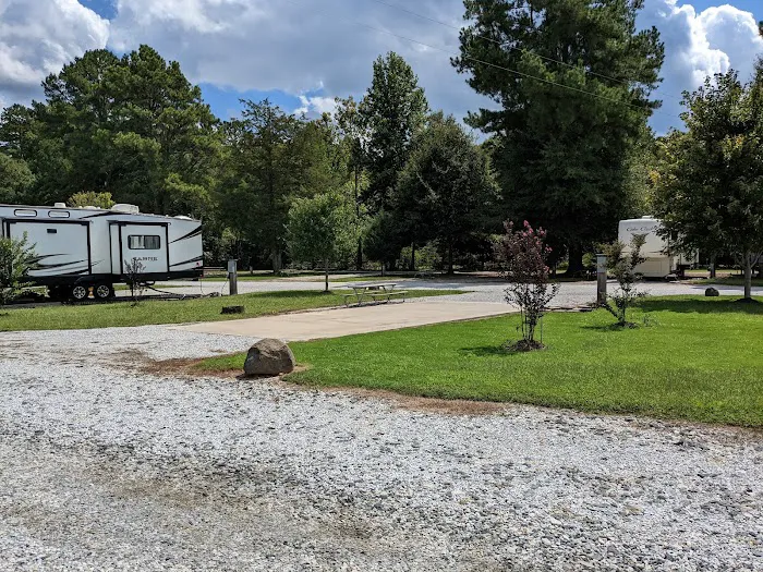 Currahee RV and Campground Picture 2