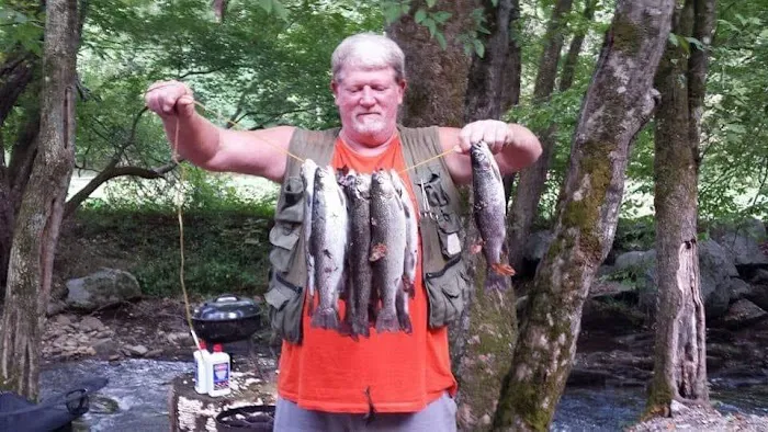 Cherokee Campground & Craig's Cabins Picture 9