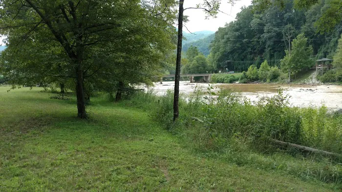 Grumpy Bear Campground & Gem Mine Picture 10