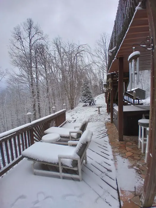 Bear Bottoms Chalet Picture 9