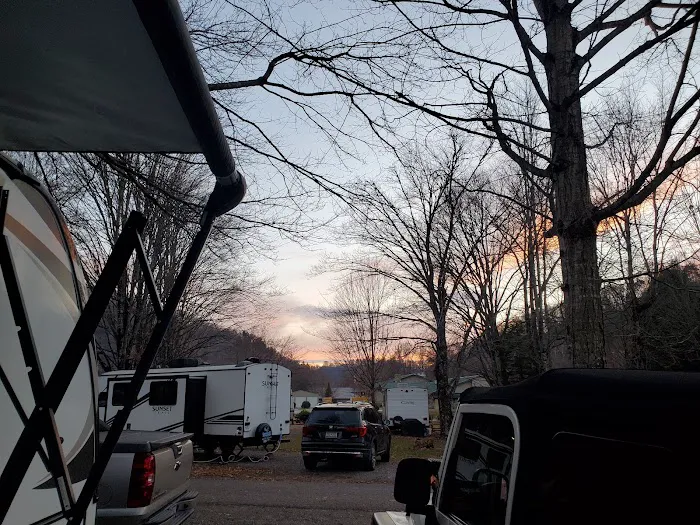 Bradley's Campground & Cabins Picture 2