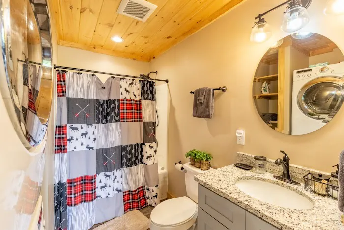 The Lazy Laurel Picture 4