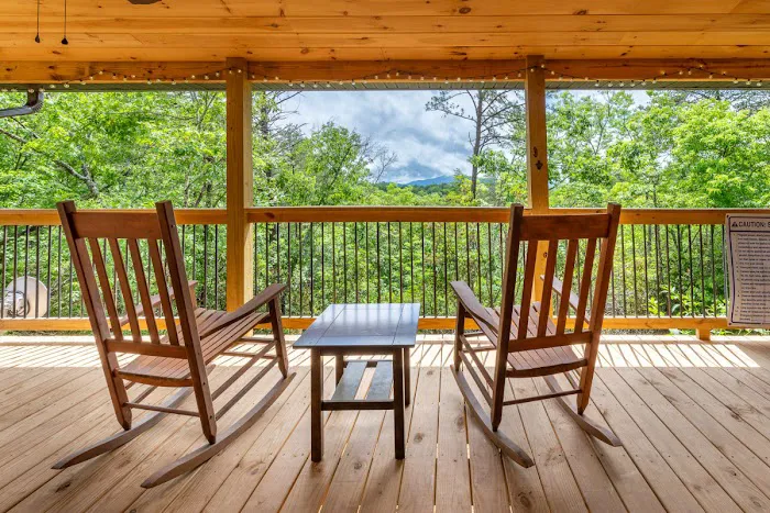 The Lazy Laurel Picture 5