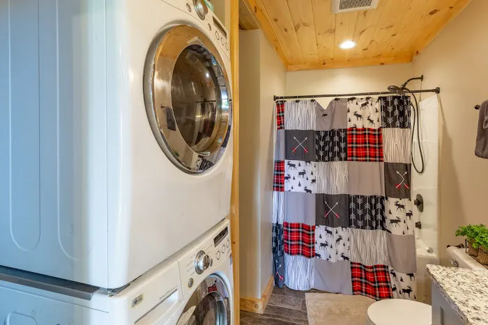 The Lazy Laurel Picture 7