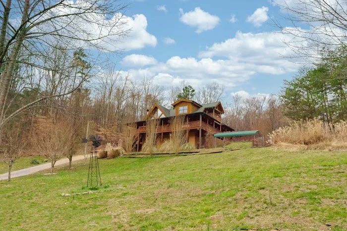 Hummingbird Hill Picture 3