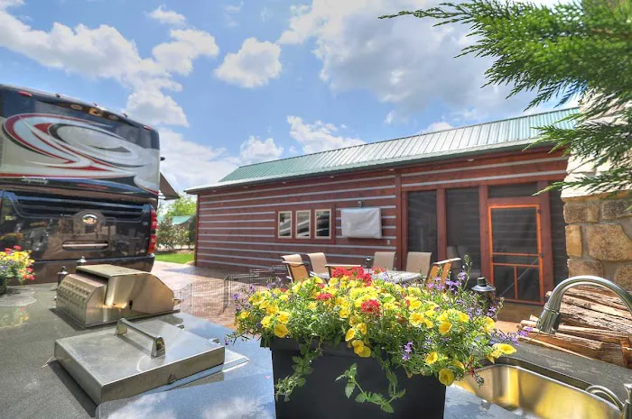 The Dell Motorcoach Resort Picture 8