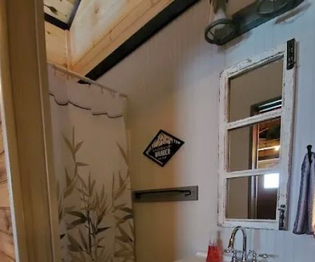 Rock Hollow Campground