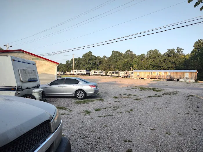 Johnny's rv park Picture 2