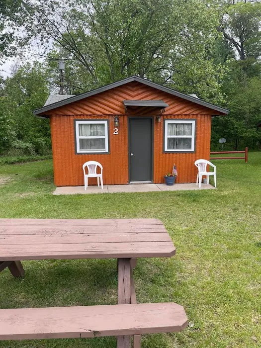 Hubbards Lodge Cabins Picture 7