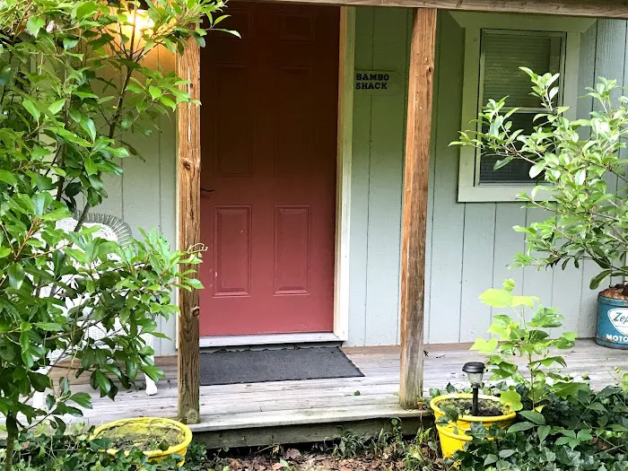 Hippie Hollow Cabins Picture 4