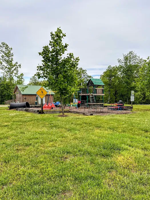 Mammoth Cave BaseCamp - Cabins & Glampground Picture 6