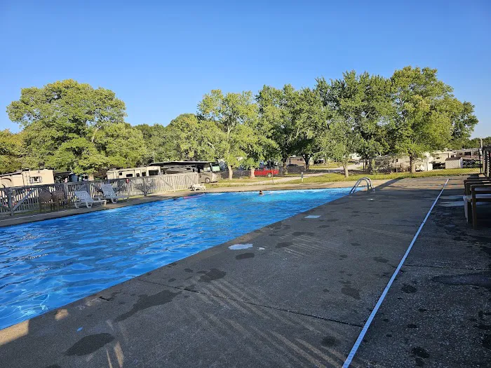 Thousand Trails Diamond Caverns RV & Golf Resort Picture 1