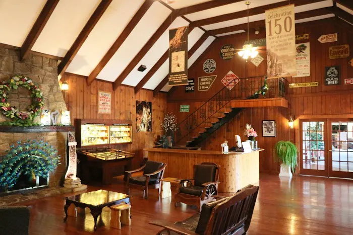 Thousand Trails Diamond Caverns RV & Golf Resort Picture 10