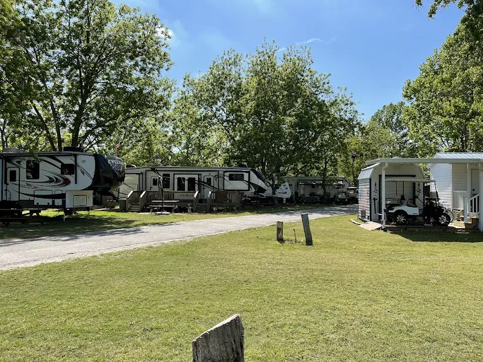 Rocks Pond campground & marina Picture 11